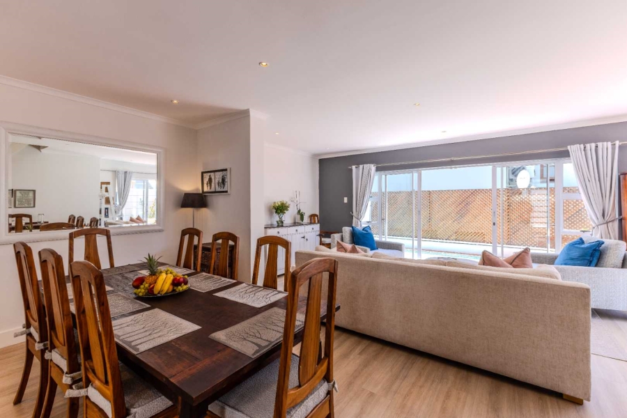 To Let 4 Bedroom Property for Rent in Fresnaye Western Cape